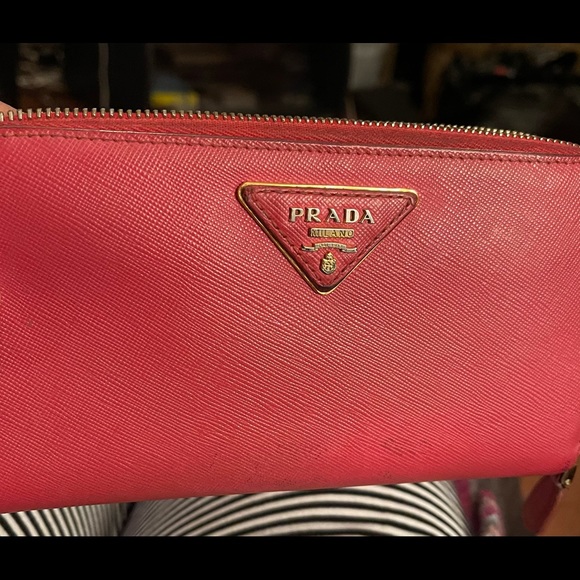 🍁SOLD🍁Prada Peonia Leather Zippie Wallet - Picture 9 of 12